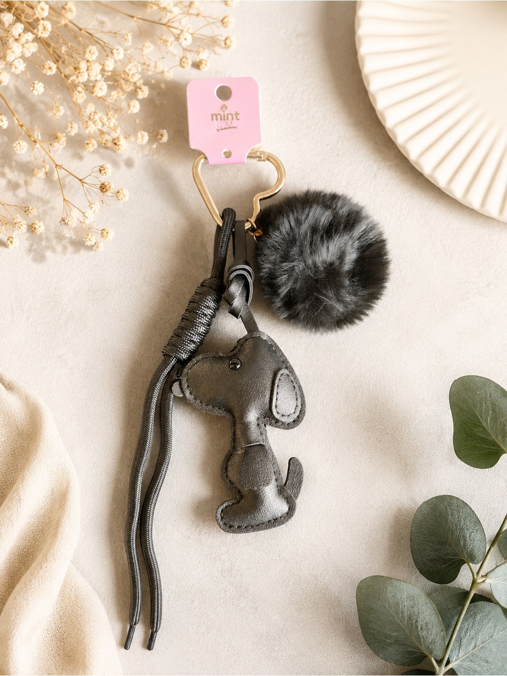 Snoopy black bag charm